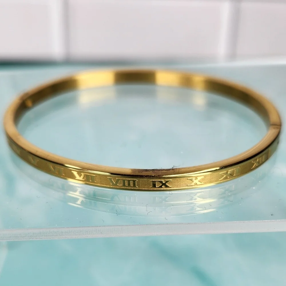Woman 18k Gold Plated Stainless Steel Roman Numeral Bracelet Bangle Cuff - Picture 2 of 9